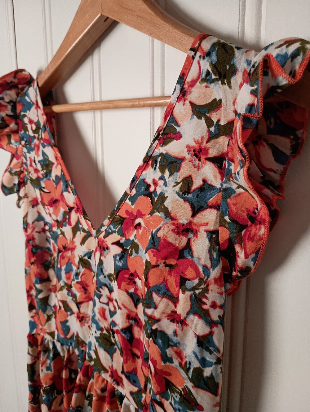 Fun!- Floral V-Neck Ruffle Sleeve Dress - Size L